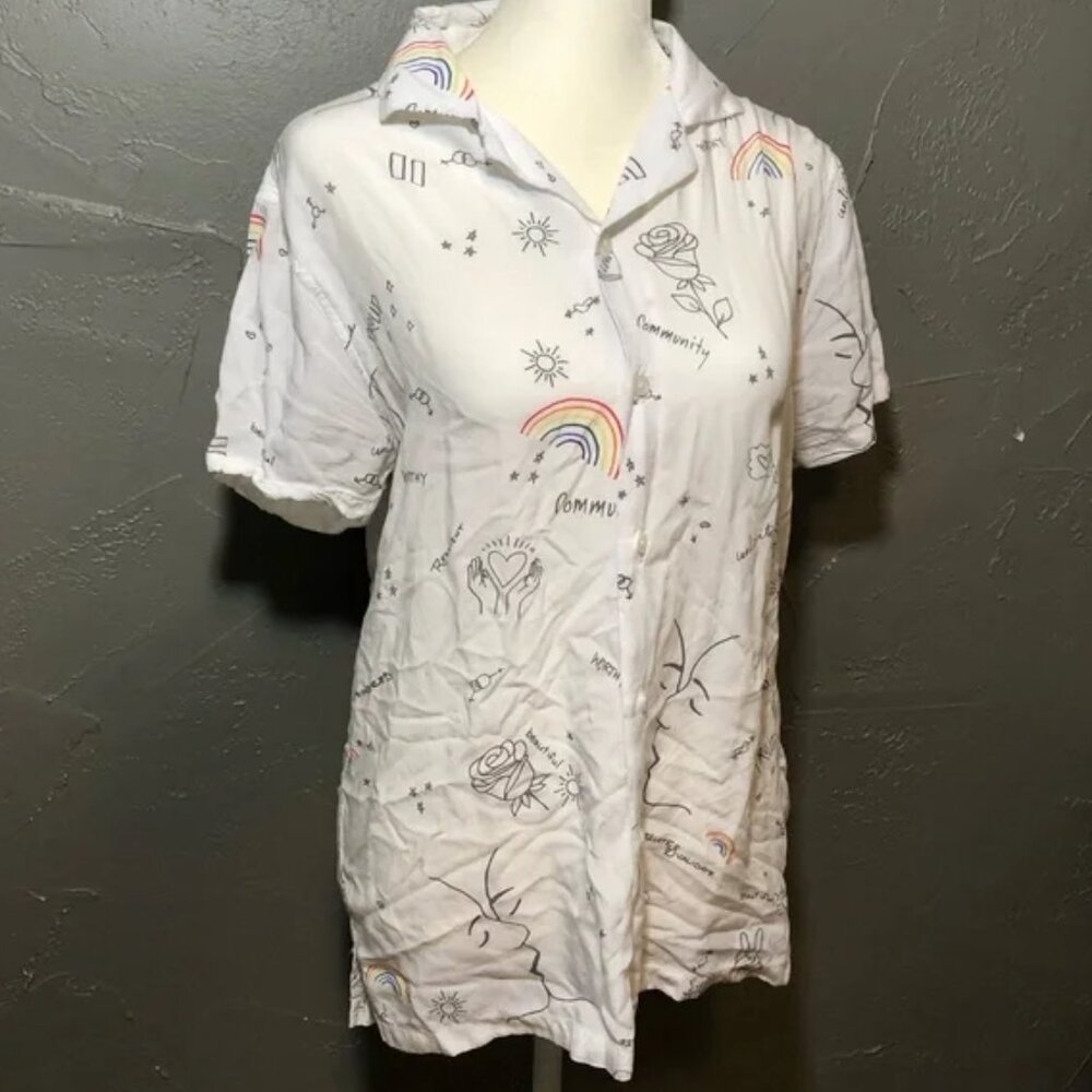 Ambercrombie & Fitch Women’s Short Sleeve Collard White Pride Shirt Size Medium